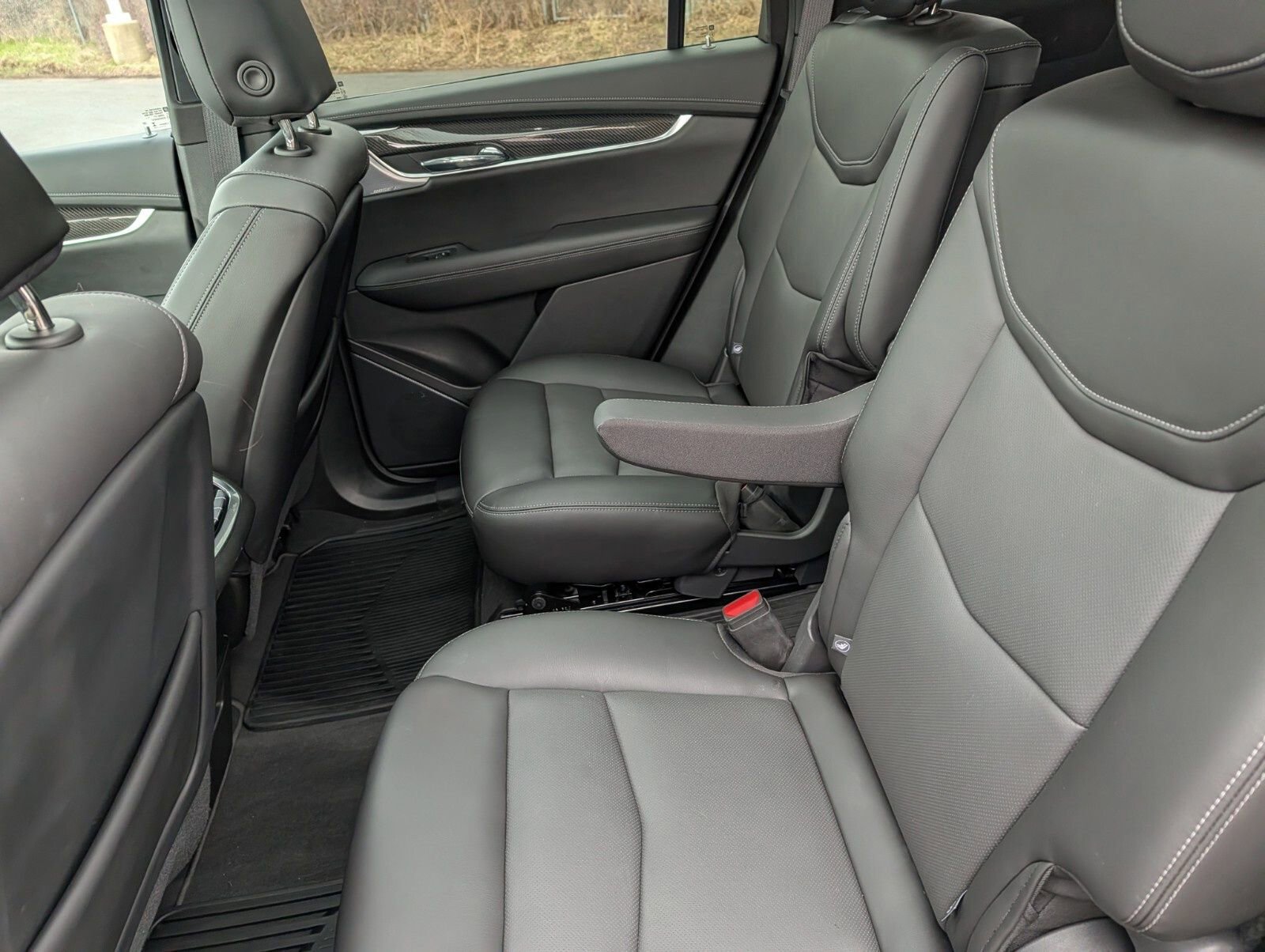 Used 2024 Cadillac XT6 Sport w/ Technology Package AWD/4WD image 29