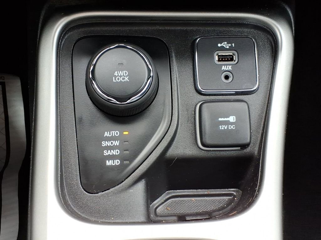 Used 2021 Jeep Compass 80th Special Edition image 18