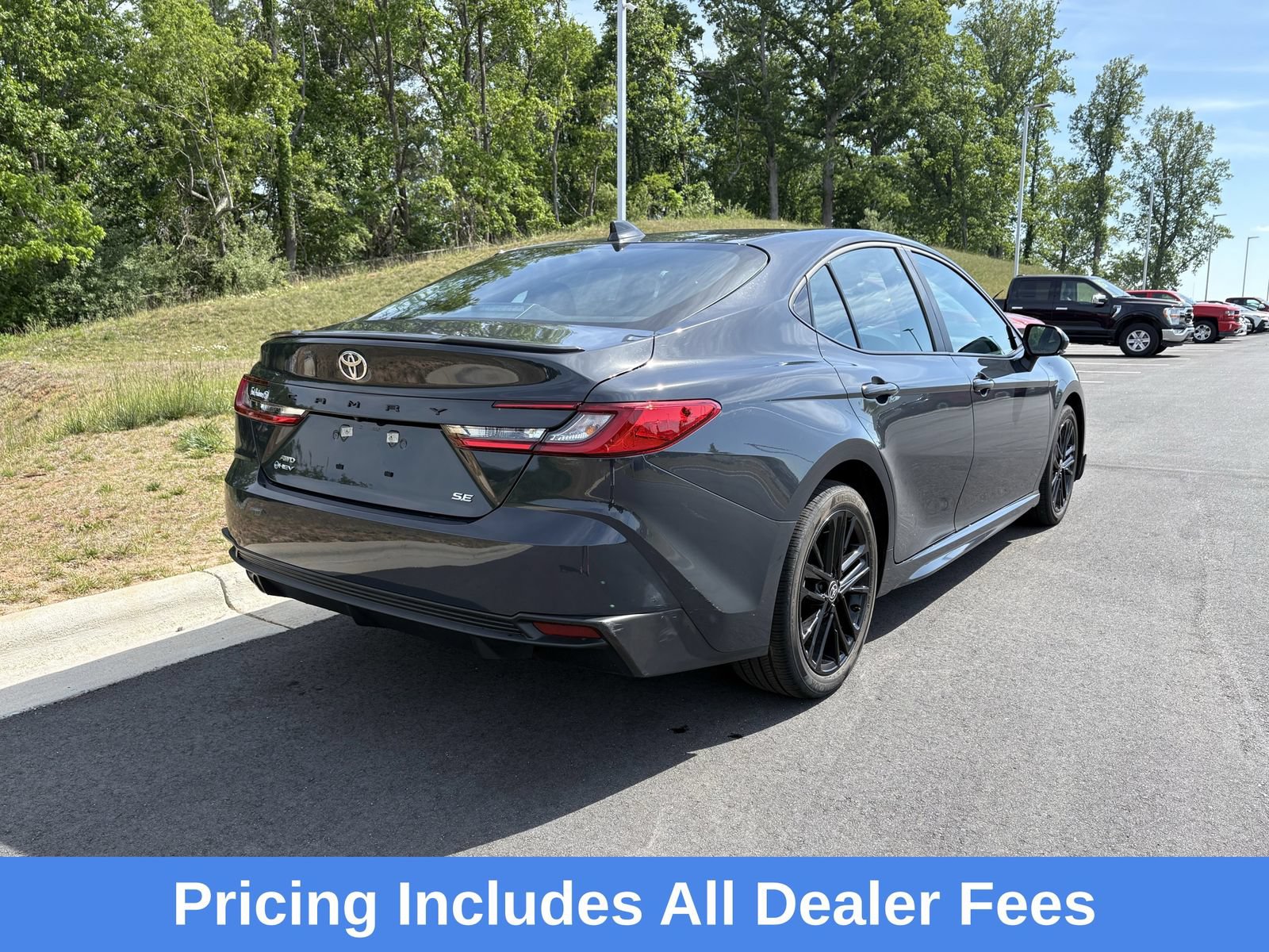 Used 2025 Toyota Camry SE w/ Convenience Package AWD/4WD image 9