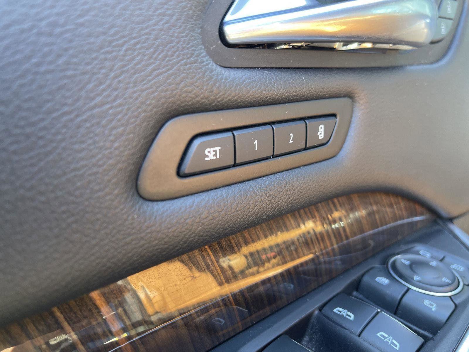 Used 2019 Cadillac XT4 Premium Luxury w/ Enhanced Visibility Package image 17