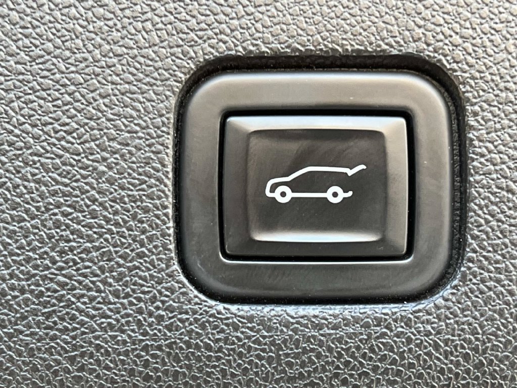 Used 2021 Cadillac XT6 Premium Luxury FWD image 25