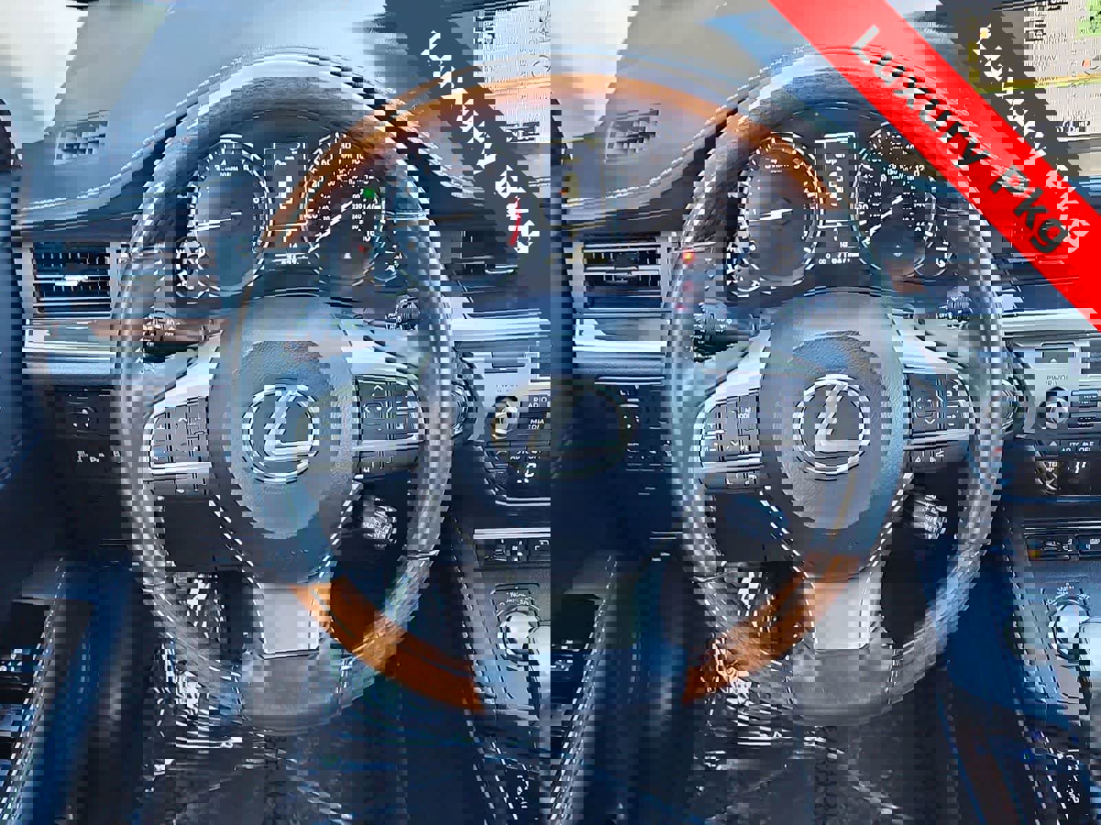 Used 2016 Lexus ES 350 w/ Luxury Package w/Wood Trim image 19