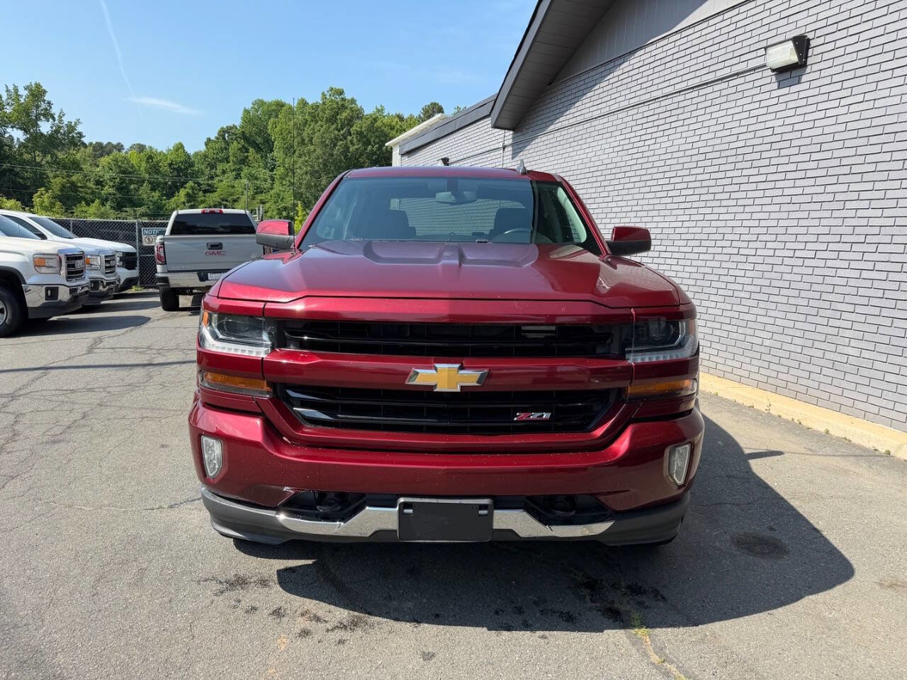 Used 2017 Chevrolet Silverado 1500 LT w/ All Star Edition AWD/4WD image 2