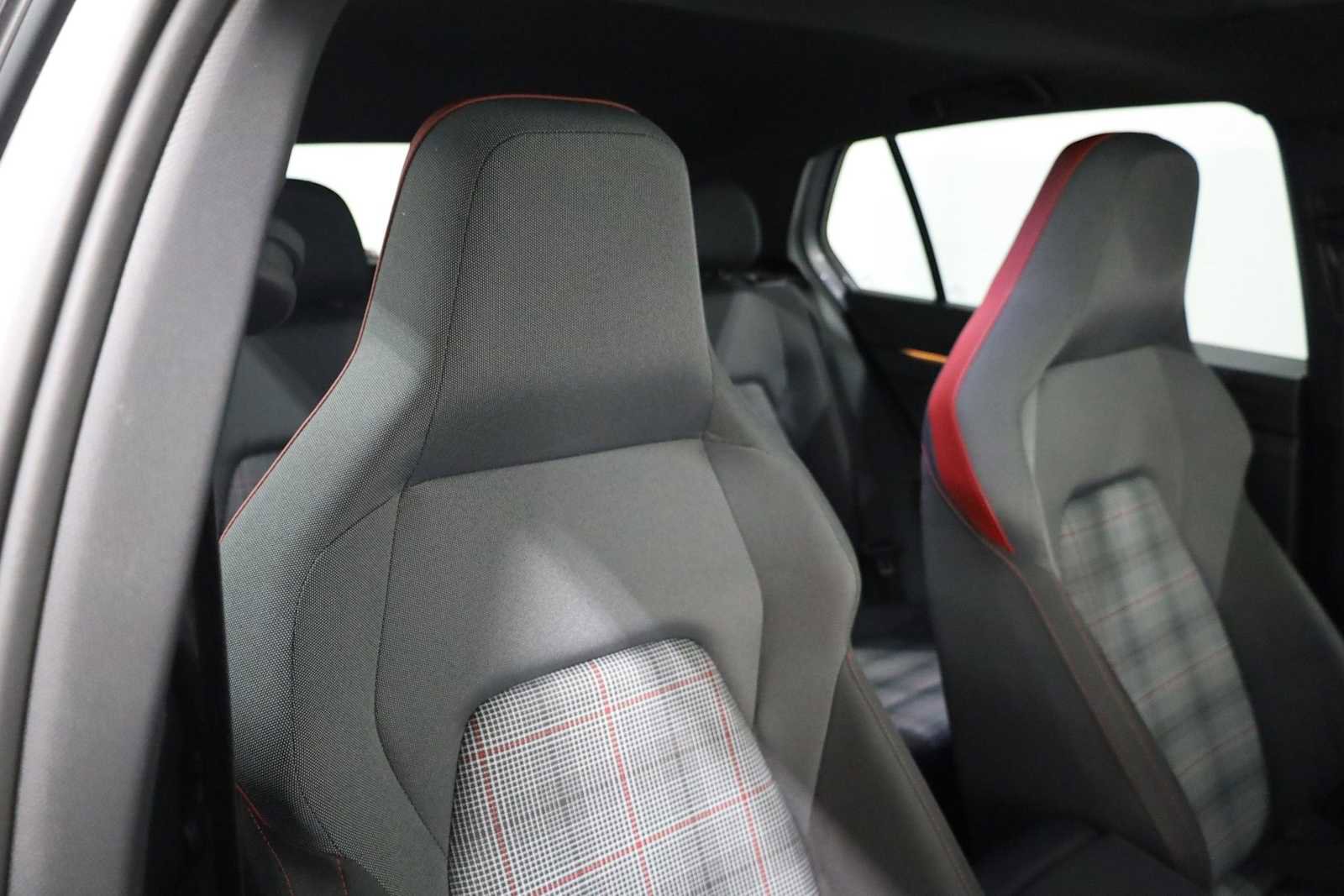 Used 2022 Volkswagen GTI SE image 21