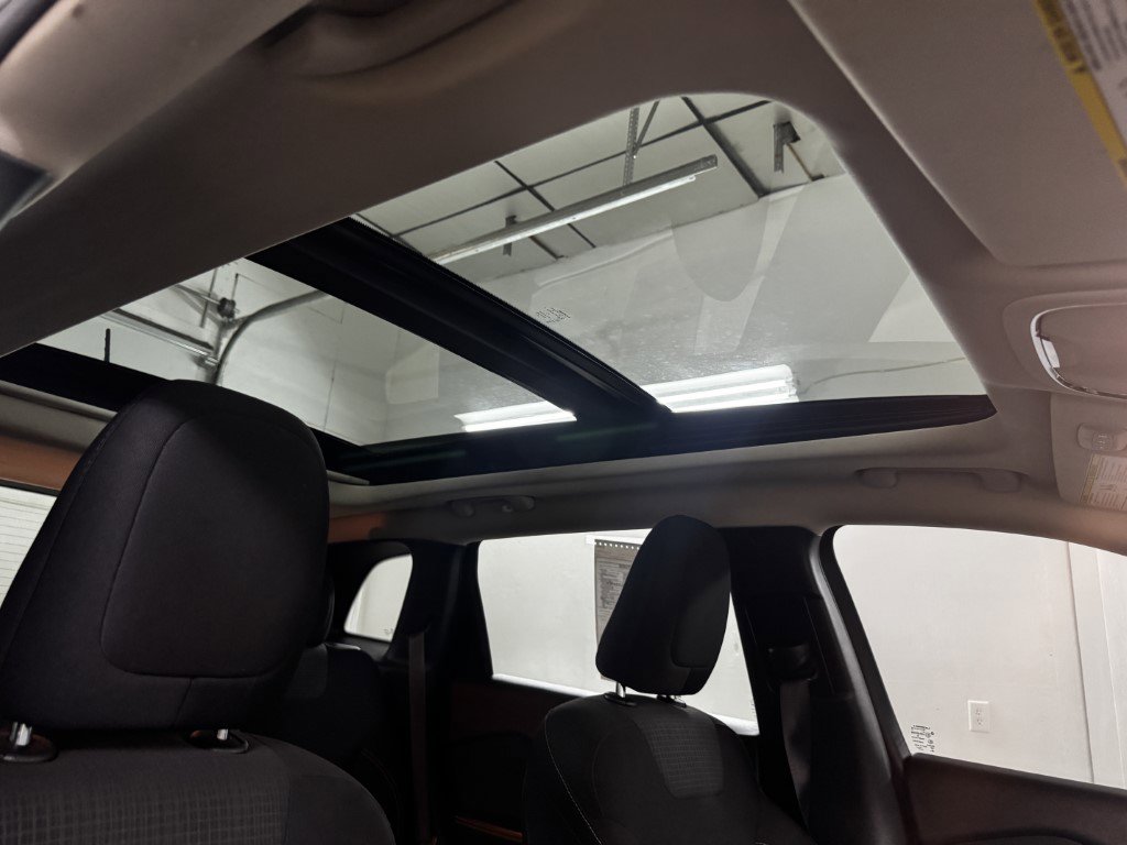 Used 2016 Jeep Cherokee Latitude w/ Comfort/Convenience Group image 85