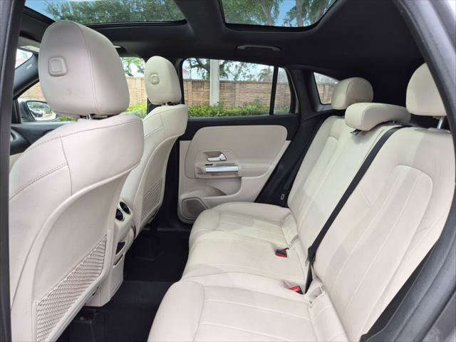 Used 2022 Mercedes-Benz GLA 250 4MATIC w/ Premium Package Lite image 15