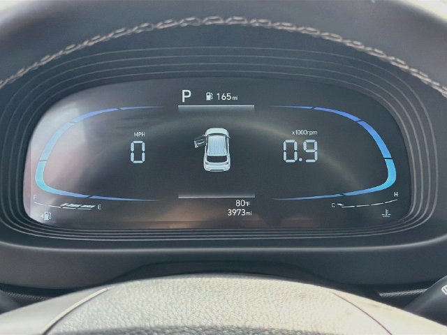 Certified 2025 Hyundai Venue SEL FWD image 12