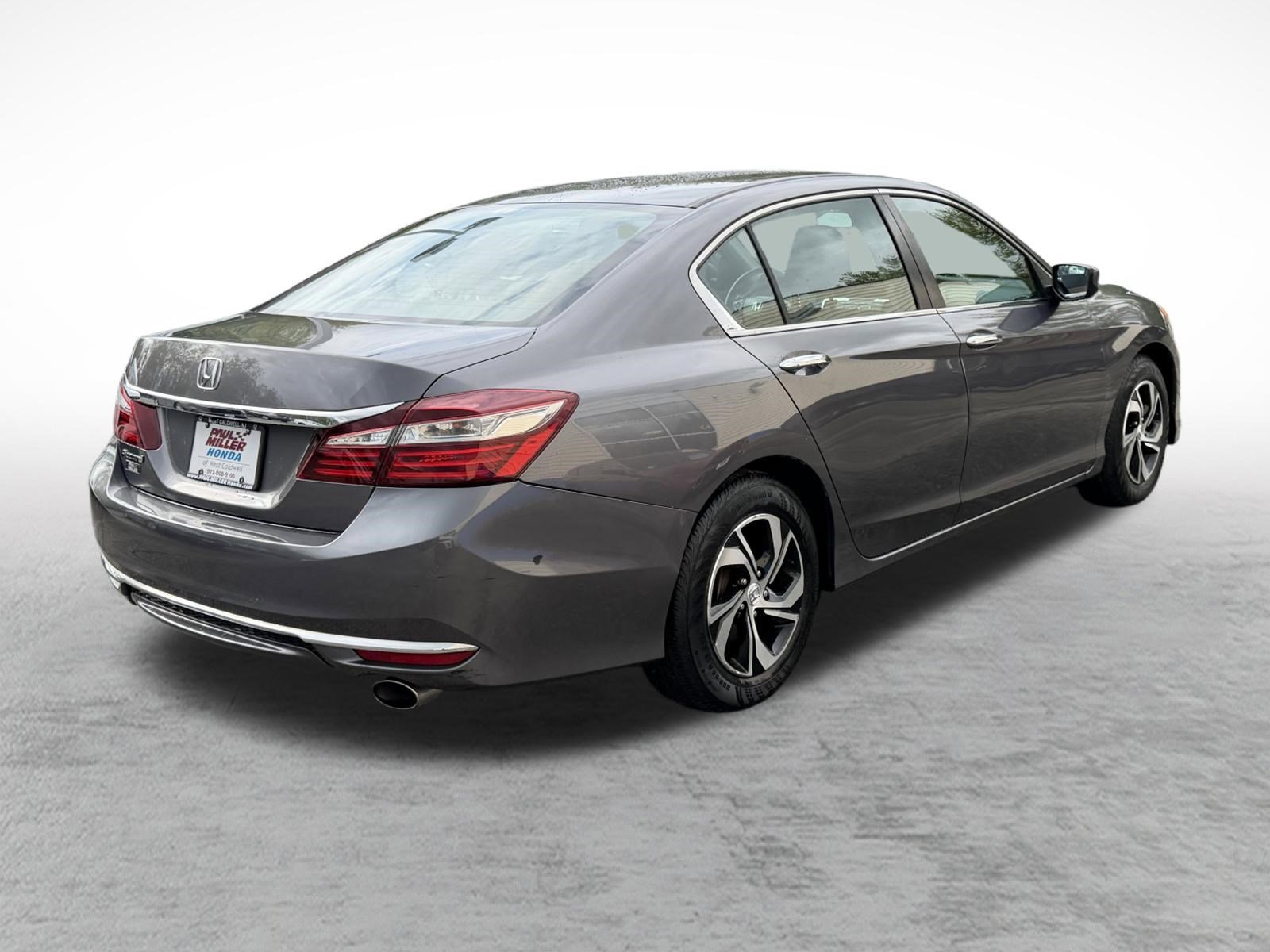Used 2017 Honda Accord LX image 6