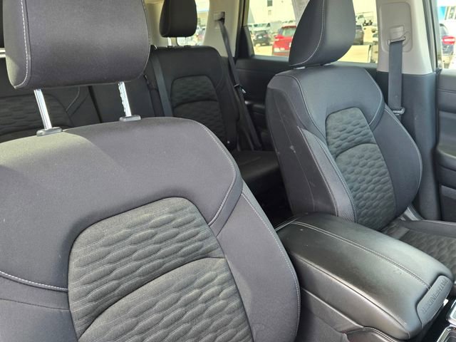 Used 2022 Nissan Pathfinder S image 22