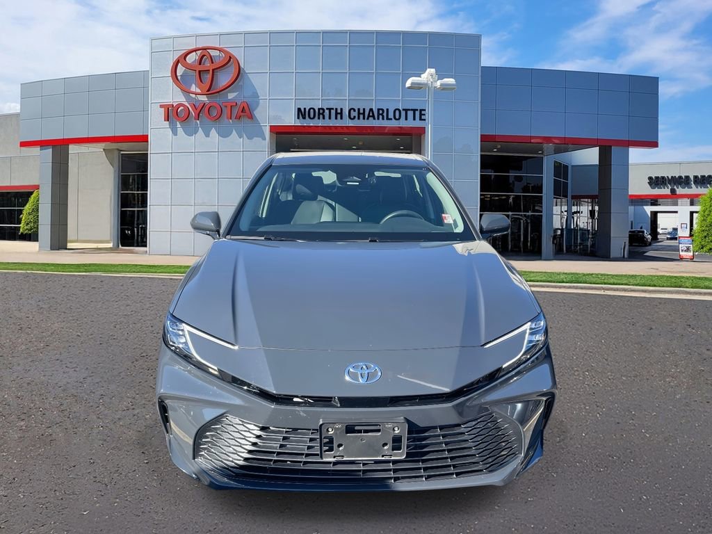 Used 2025 Toyota Camry XLE image 5
