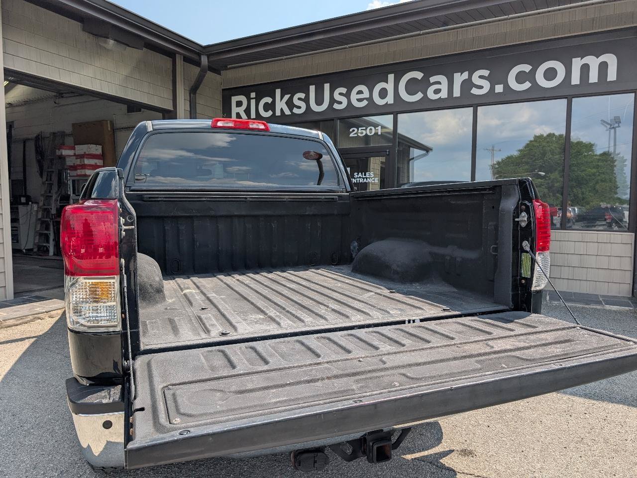 Used 2012 Toyota Tundra Limited w/ Platinum Pkg AWD/4WD image 27
