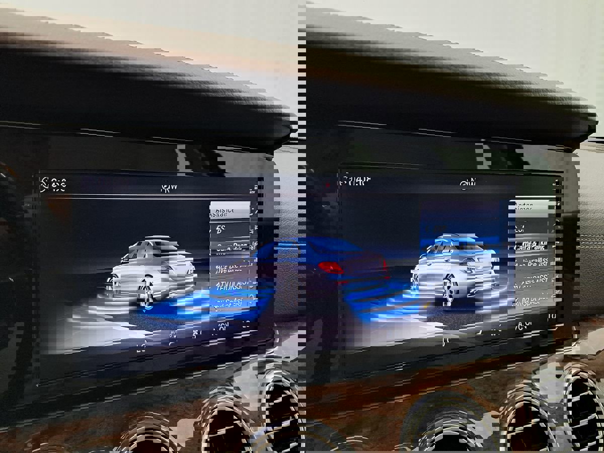 Used 2018 Mercedes-Benz E 300 4MATIC image 19