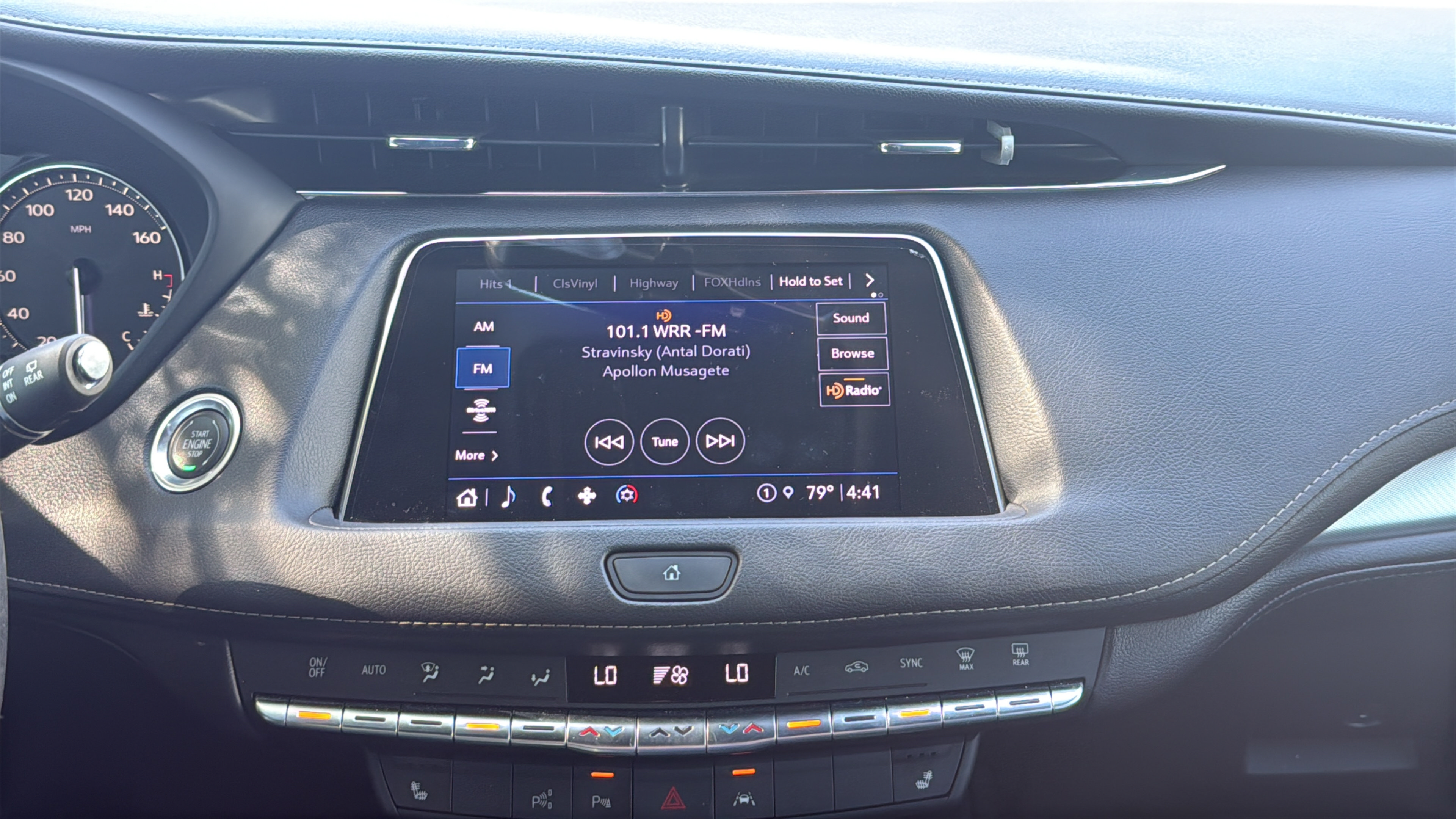 Used 2022 Cadillac XT4 Premium Luxury w/ Enhanced Visibility Package FWD image 18