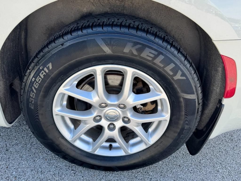 Used 2020 Chrysler Pacifica Touring w/ Cold Weather Group FWD image 7
