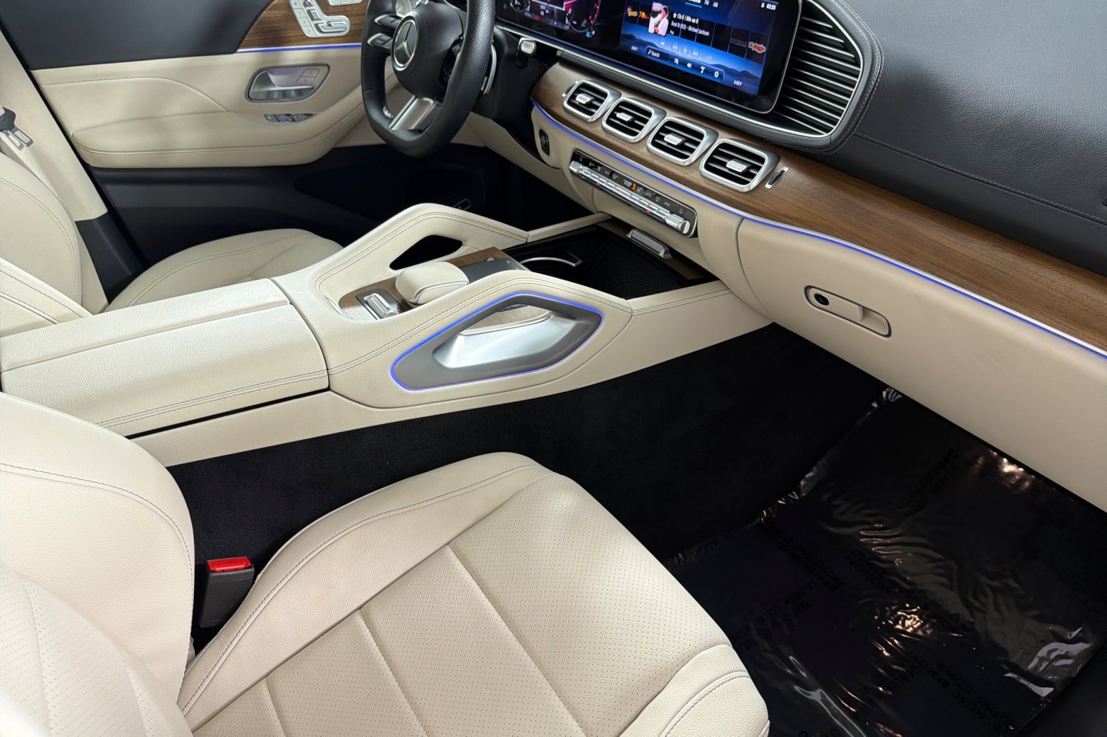 Used 2026 Mercedes-Benz GLS 450 4MATIC image 16