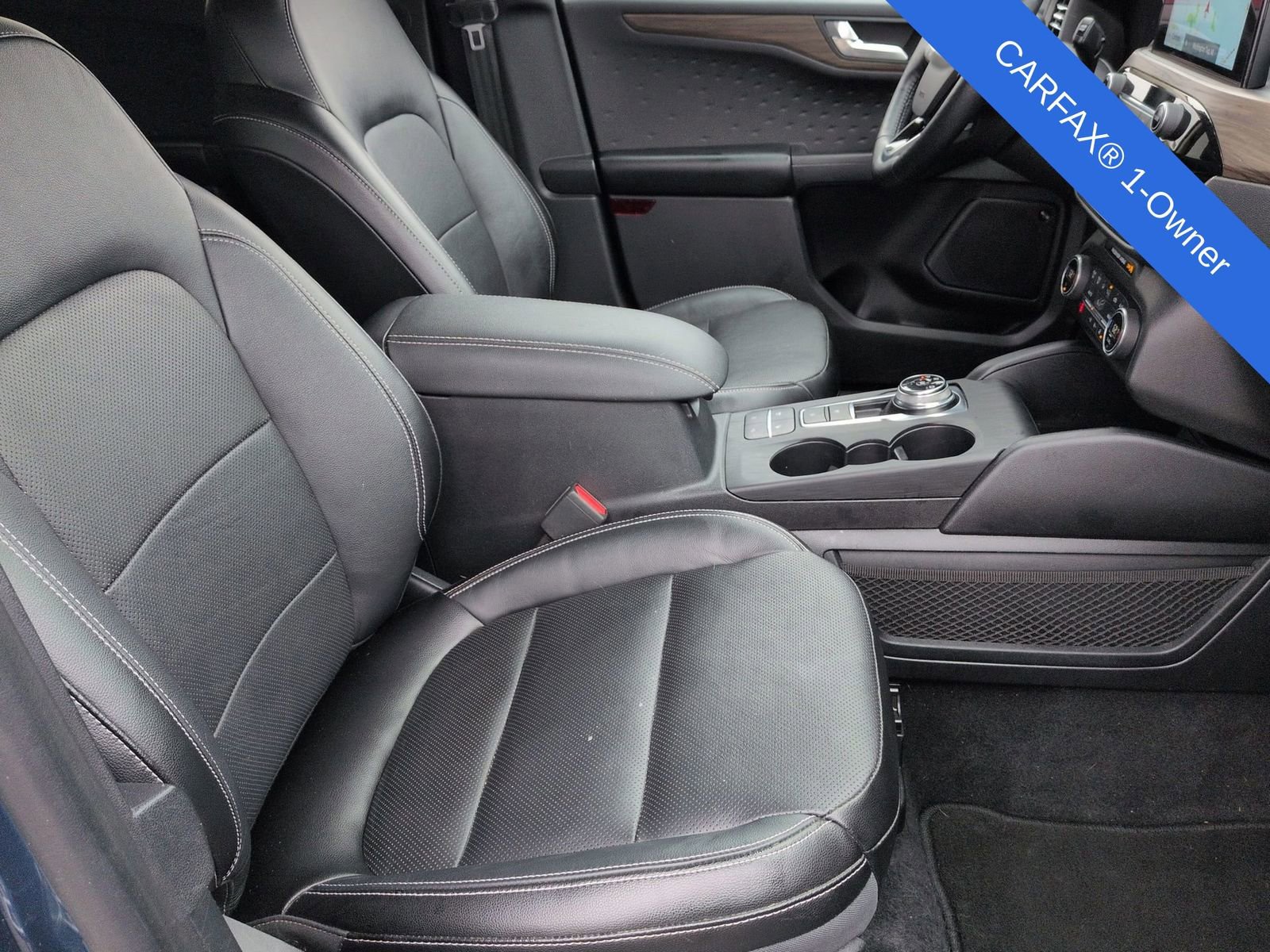 Used 2020 Ford Escape Titanium image 23