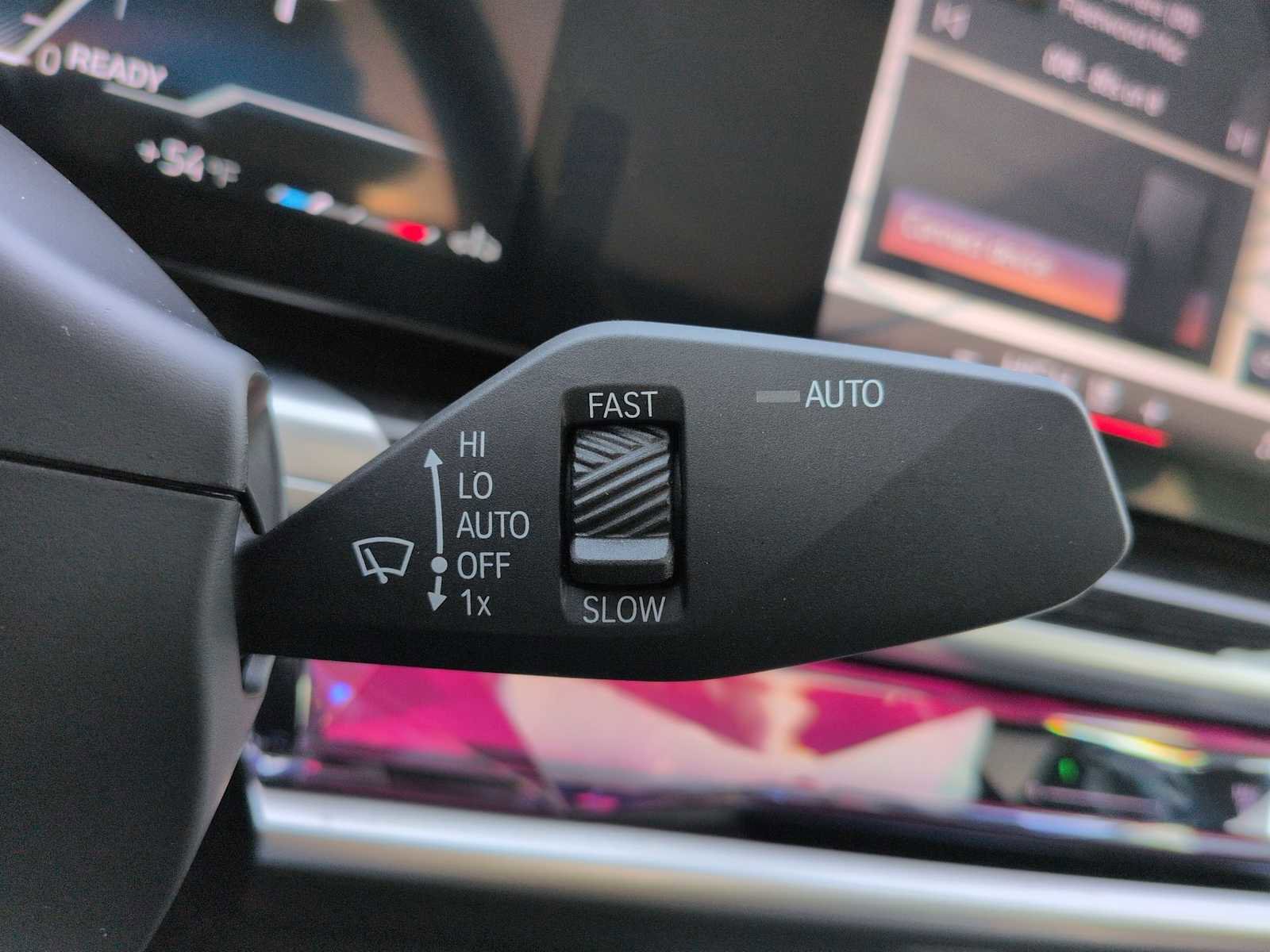 Used 2023 BMW 740i image 28