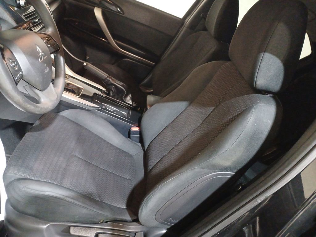 Used 2022 Mitsubishi Eclipse Cross LE image 12