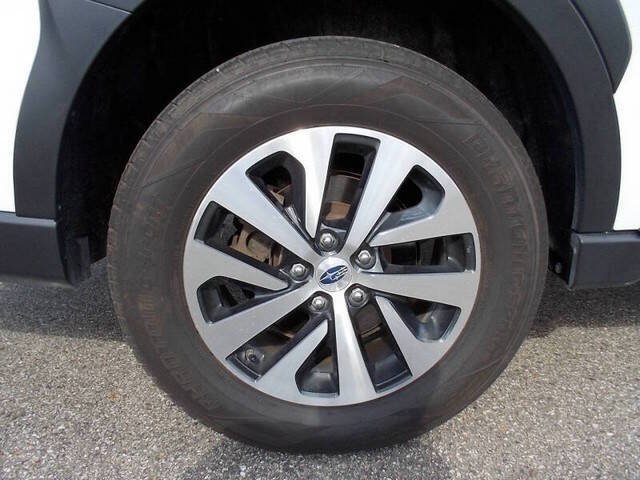 Used 2024 Subaru Outback Premium AWD/4WD image 19