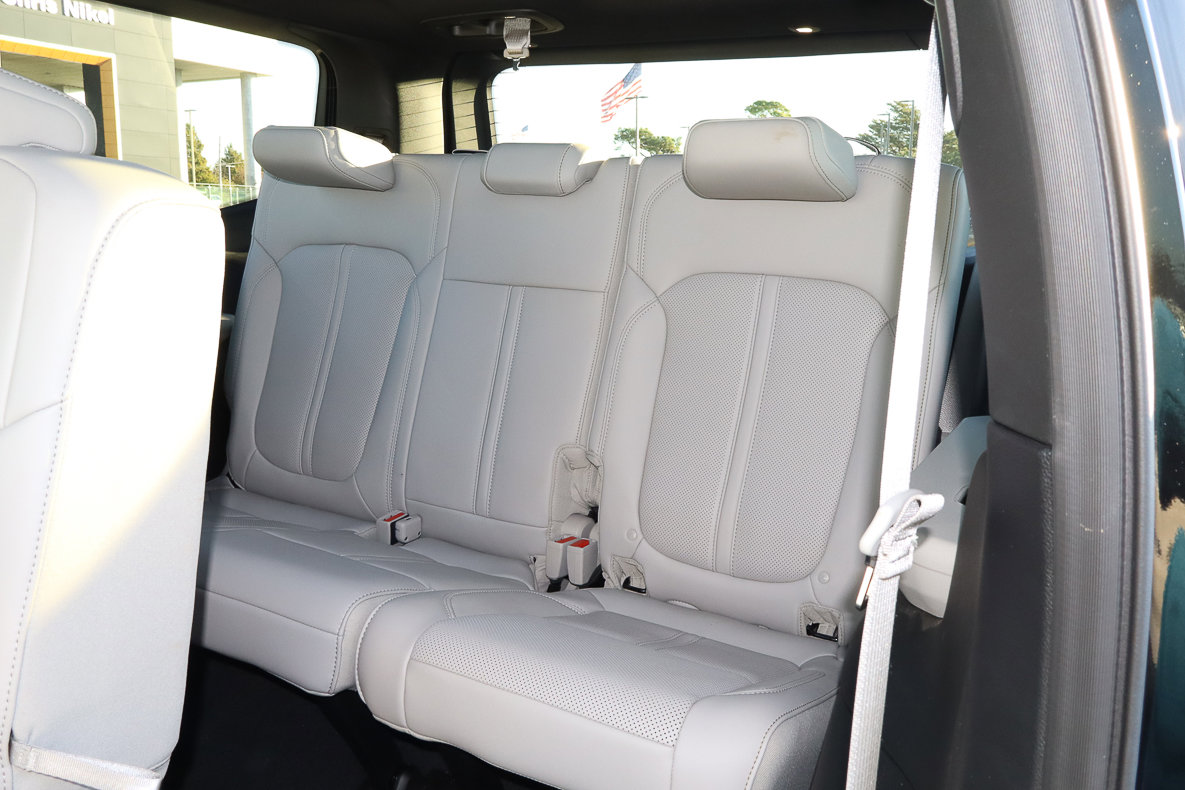 New 2025 Jeep Wagoneer w/ Premium Group I image 18