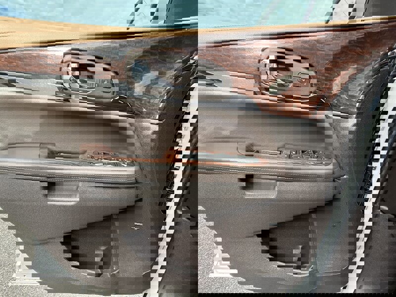 Used 2016 Buick Enclave Premium w/ Experience Buick Package image 33