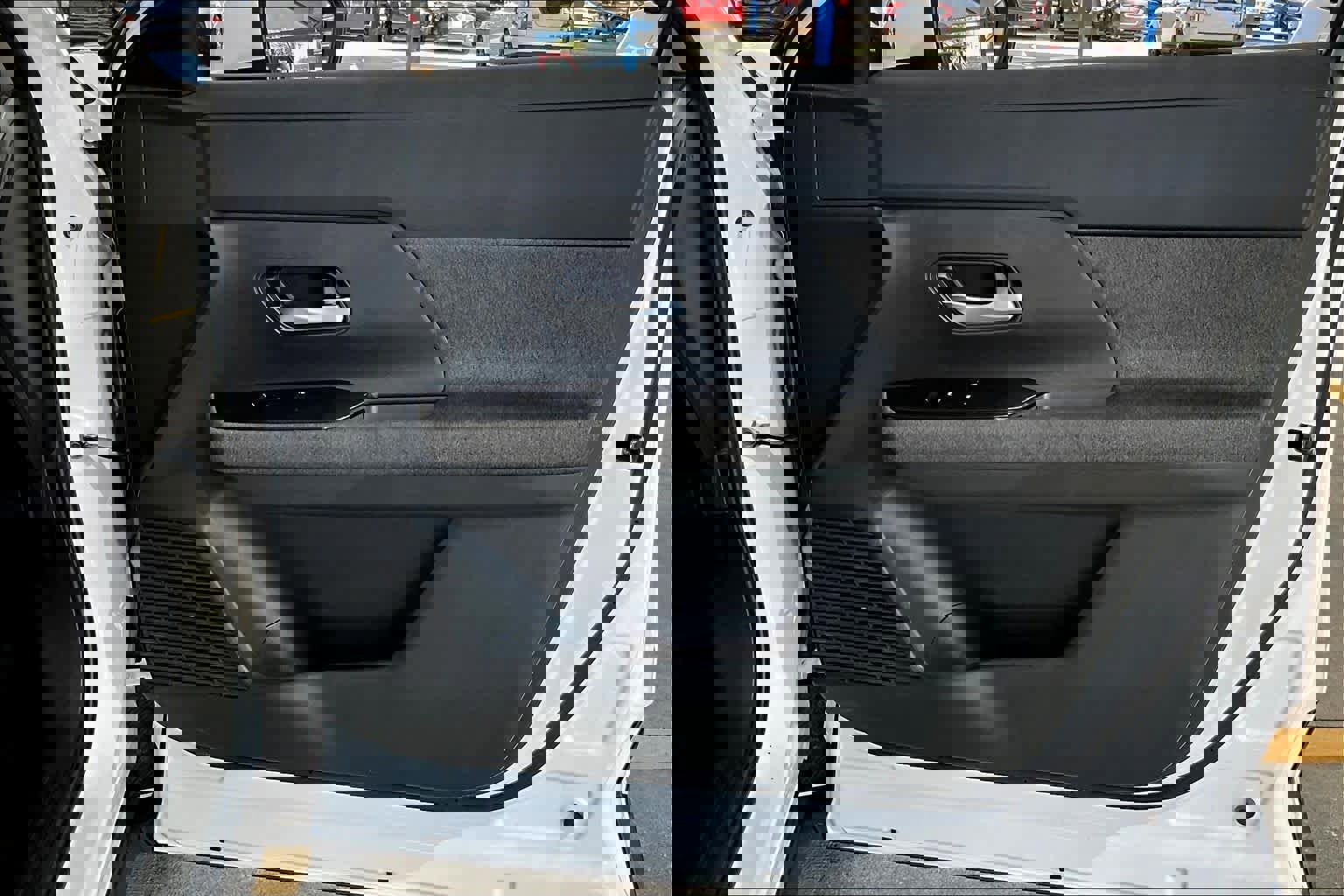 Used 2025 Nissan Kicks SV image 23