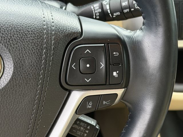 Certified 2018 Toyota Highlander Limited Platinum image 16