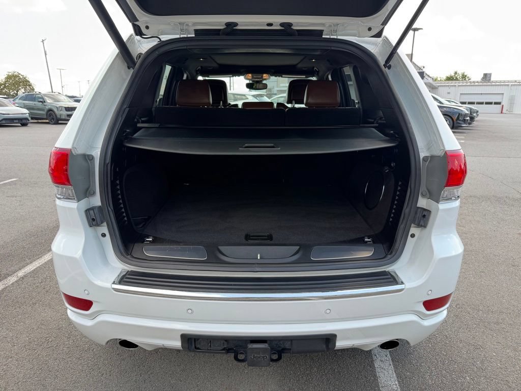 Used 2020 Jeep Grand Cherokee Overland AWD/4WD image 31