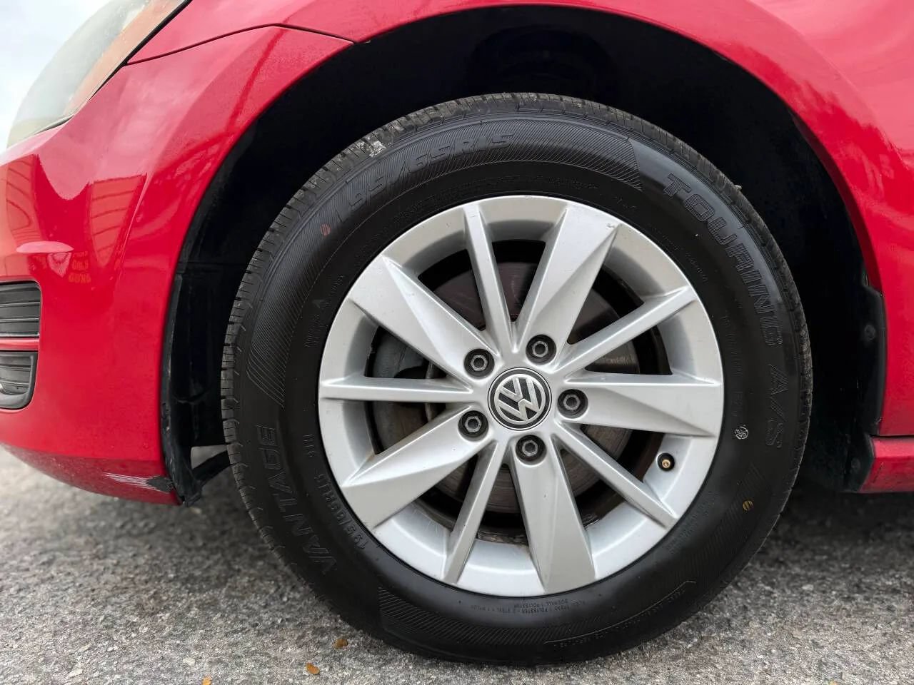 Used 2015 Volkswagen Golf S FWD image 27