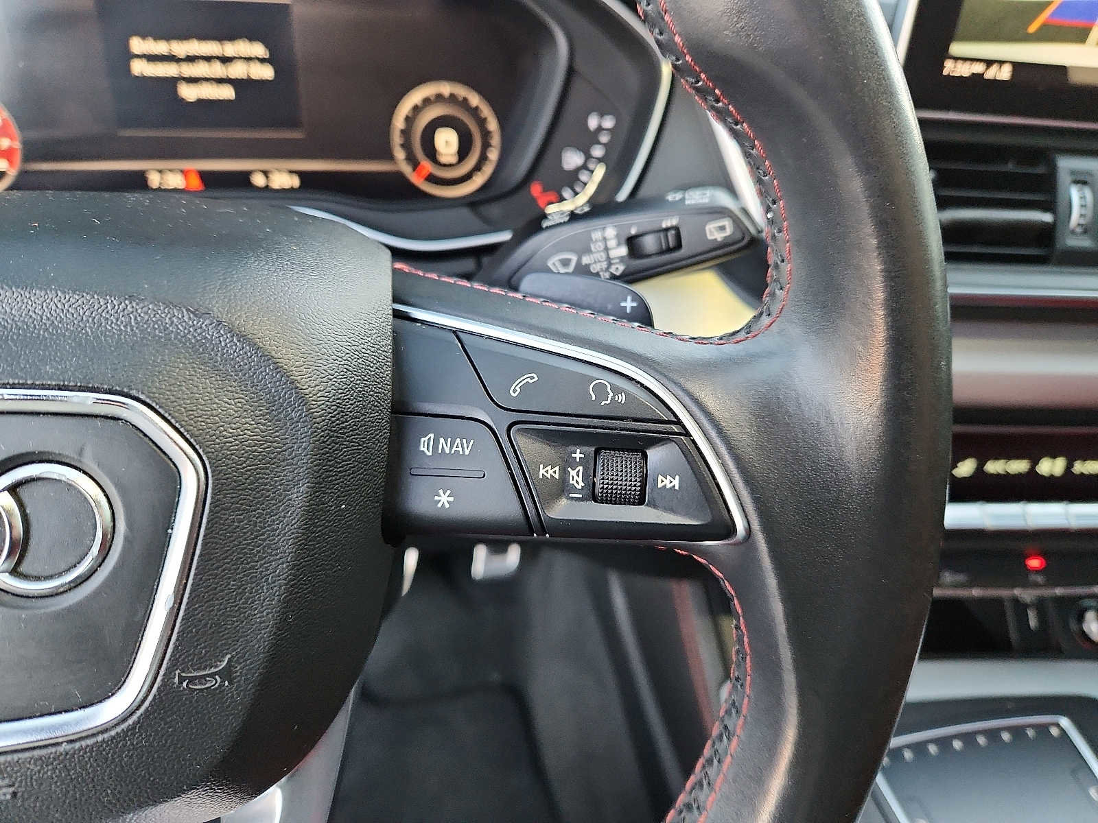 Used 2020 Audi SQ5 Premium Plus w/ Premium Plus Package image 21