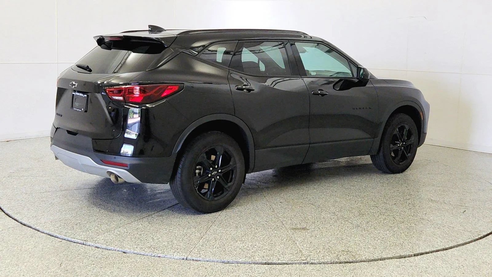 Used 2024 Chevrolet Blazer LT w/ Convenience Package FWD image 7