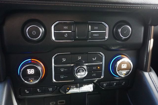 Used 2021 Chevrolet Tahoe High Country w/ Premium Package image 18