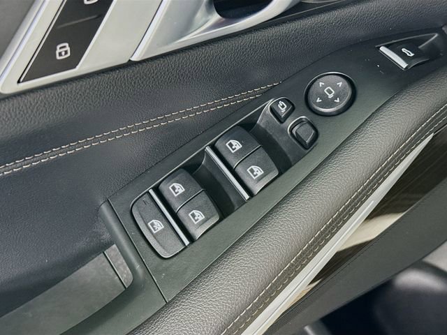 Used 2021 BMW X5 xDrive40i w/ Convenience Package AWD/4WD image 18