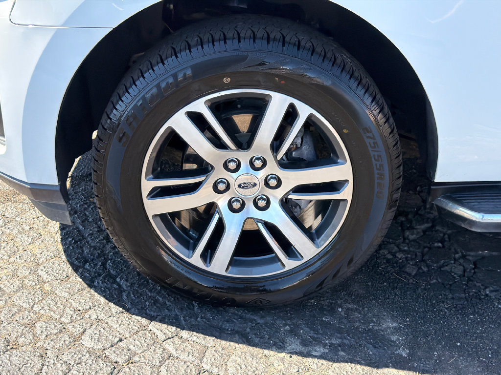 Used 2023 Ford Expedition XLT RWD image 13