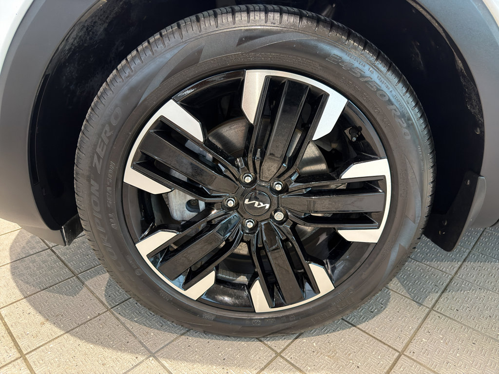 Used 2025 Kia Telluride SX FWD image 9
