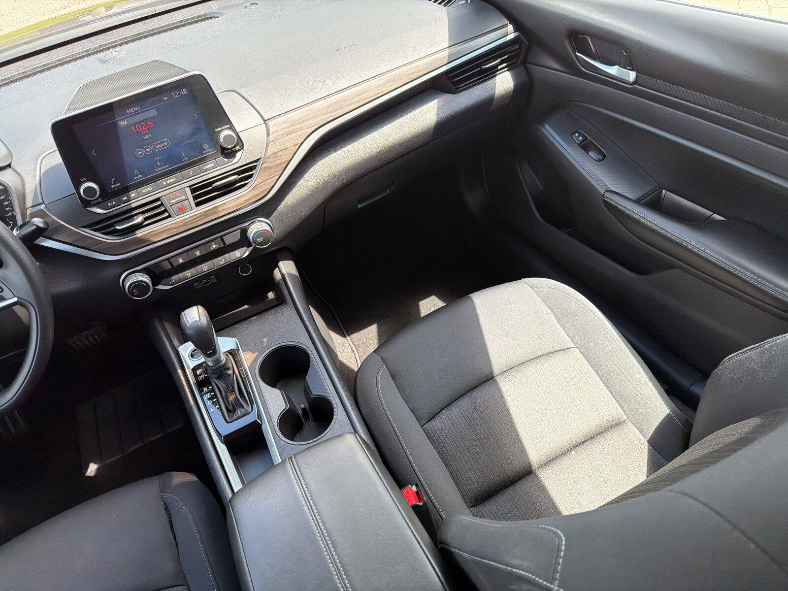 Used 2025 Nissan Altima 2.5 SV FWD image 23