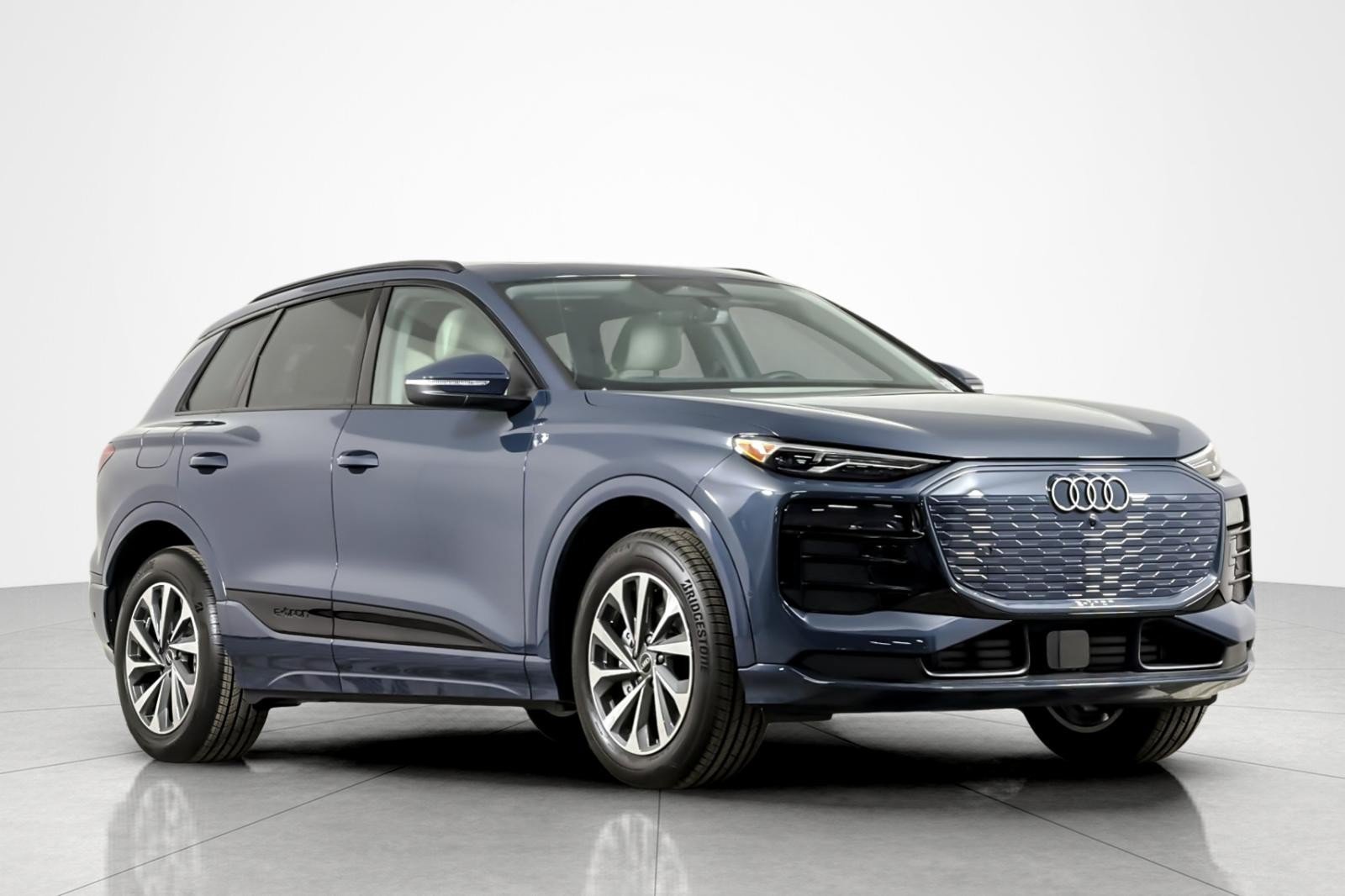 Used 2025 Audi Q6 e-tron Premium AWD/4WD image 7