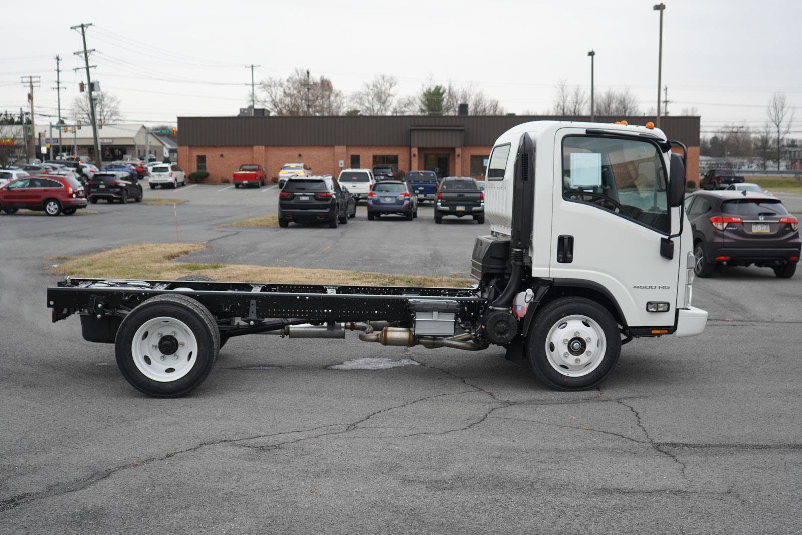 New 2025 Chevrolet Low Cab Forward image 2