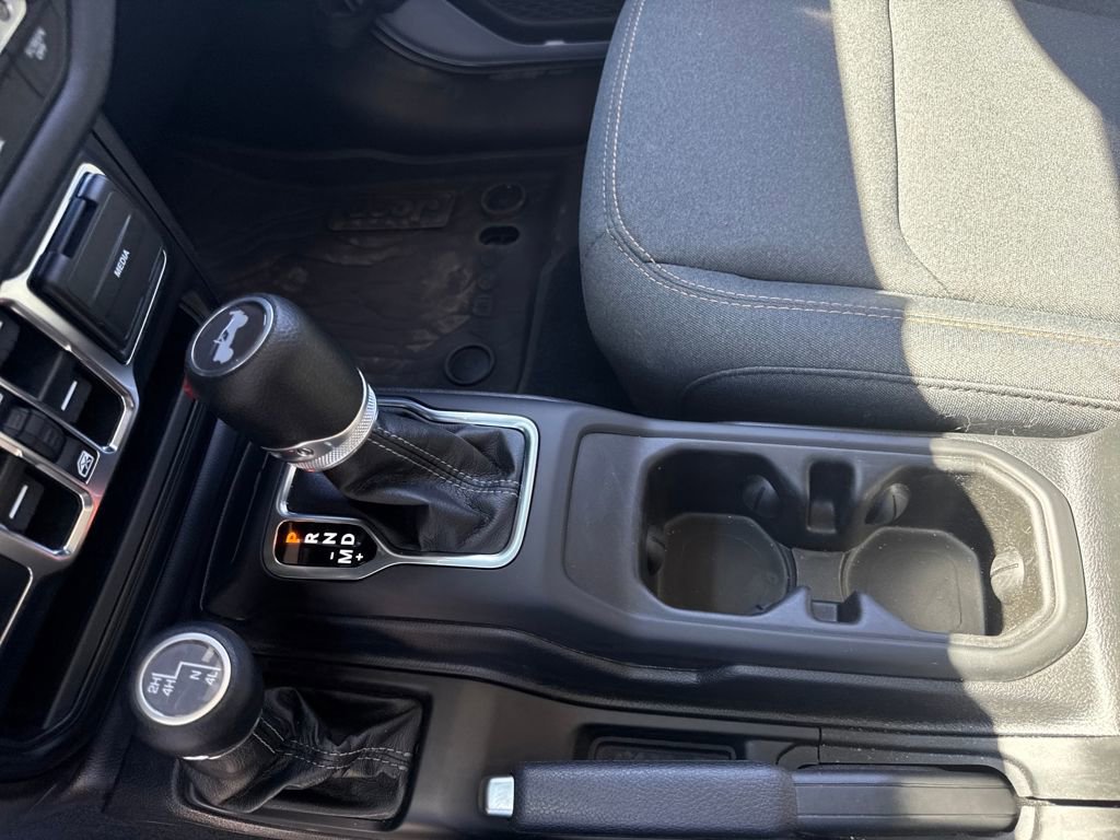 Used 2024 Jeep Wrangler Sahara w/ Technology Group image 17