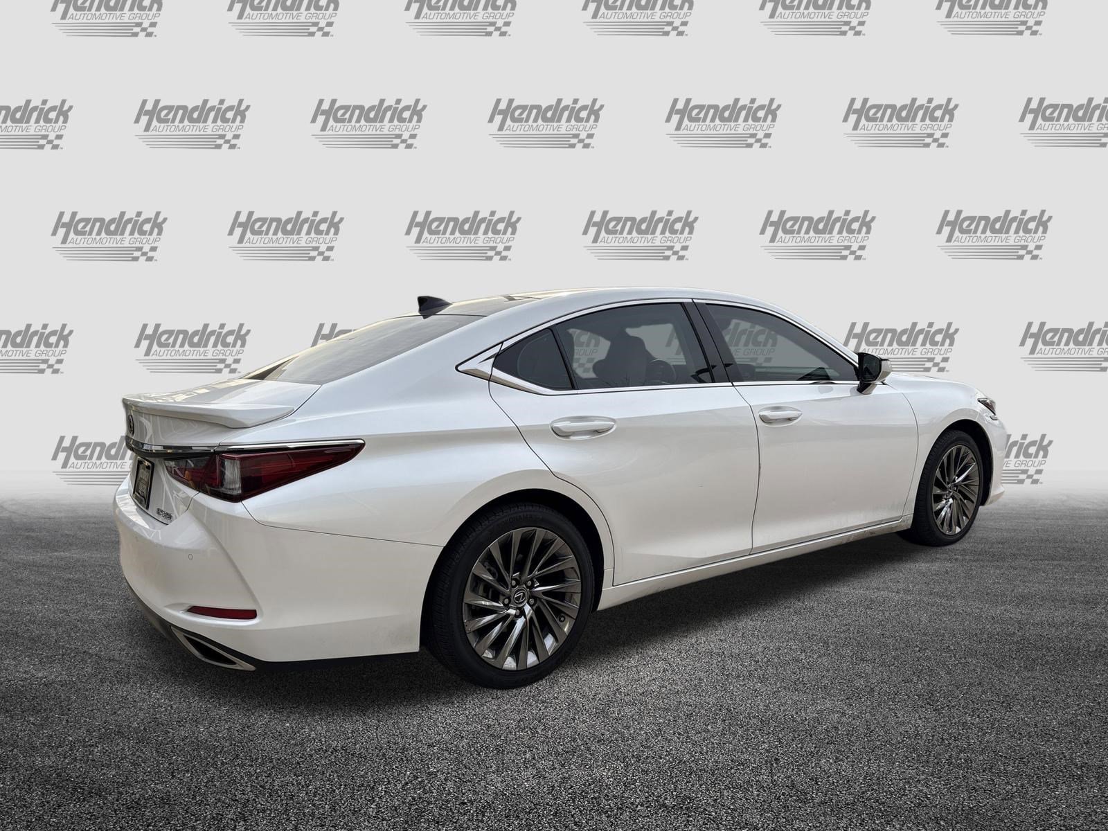 Used 2024 Lexus ES 350 350 Luxury w/ Accessory Package (Z1) image 10