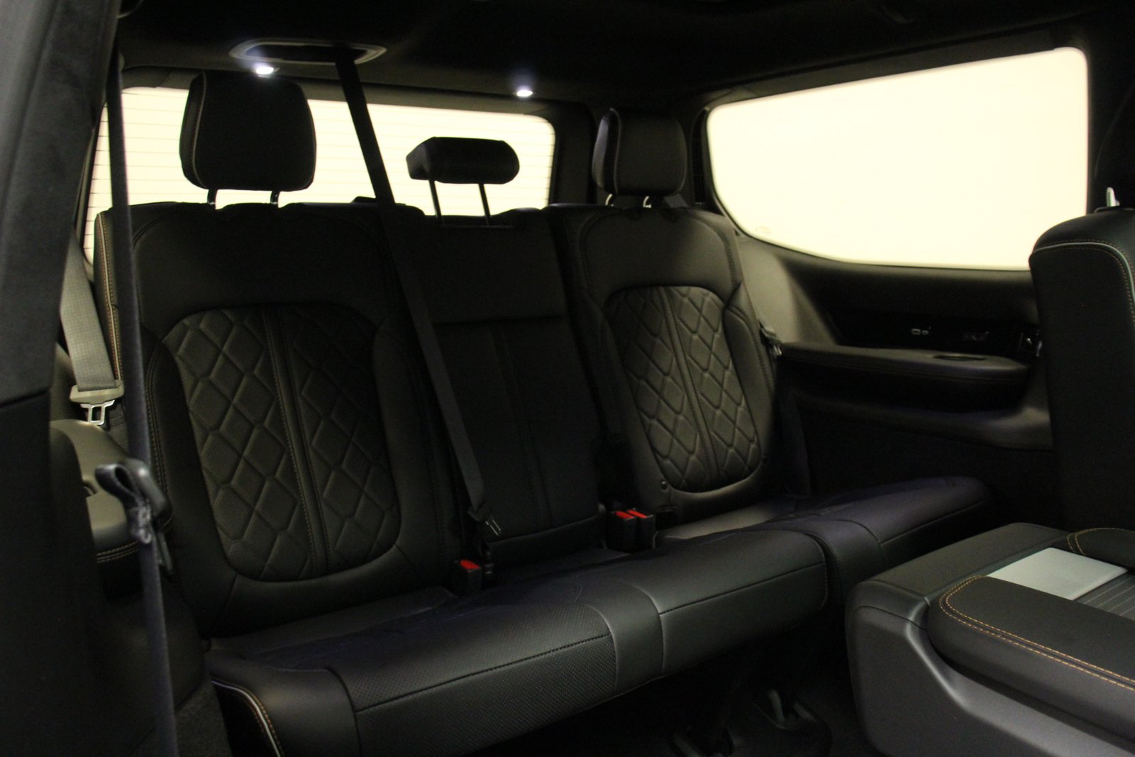 New 2023 Jeep Grand Wagoneer Series III AWD/4WD image 17