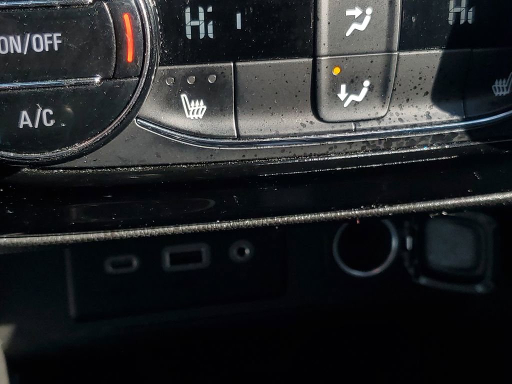 Used 2023 Buick Encore GX Essence w/ Experience Buick Package image 25