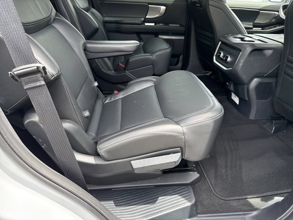 Used 2025 Ford Expedition Platinum AWD/4WD image 15