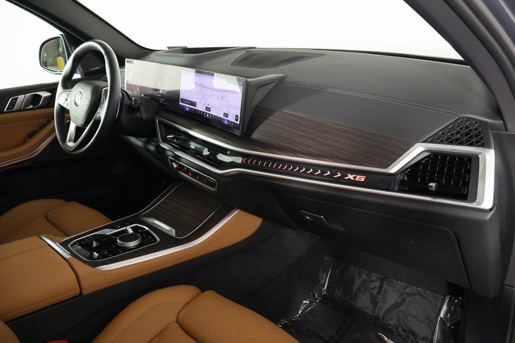 Used 2026 BMW X5 sDrive40i w/ Climate Comfort Package image 9