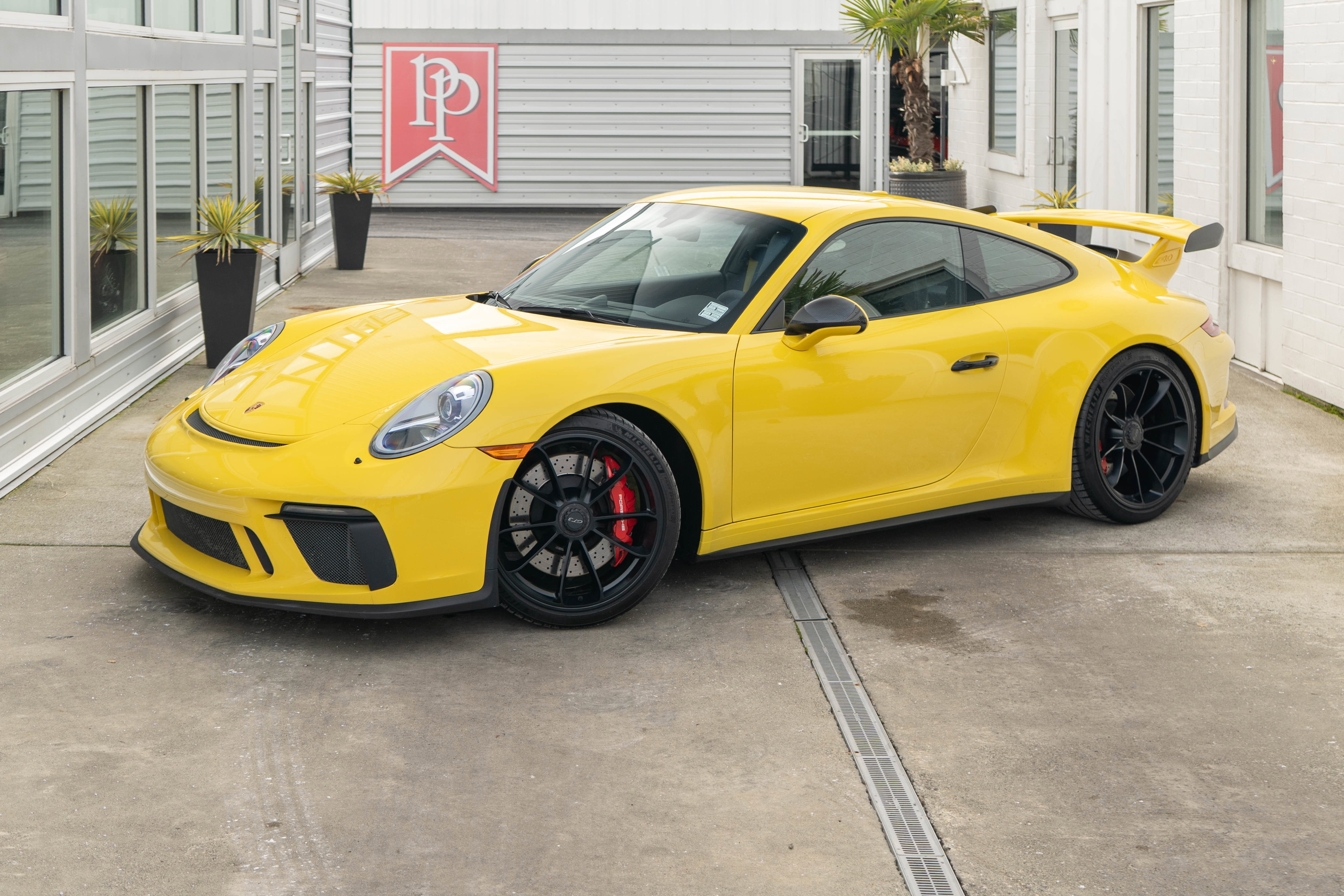Used 2018 Porsche 911 GT3 w/ Sport Chrono Package RWD image 2