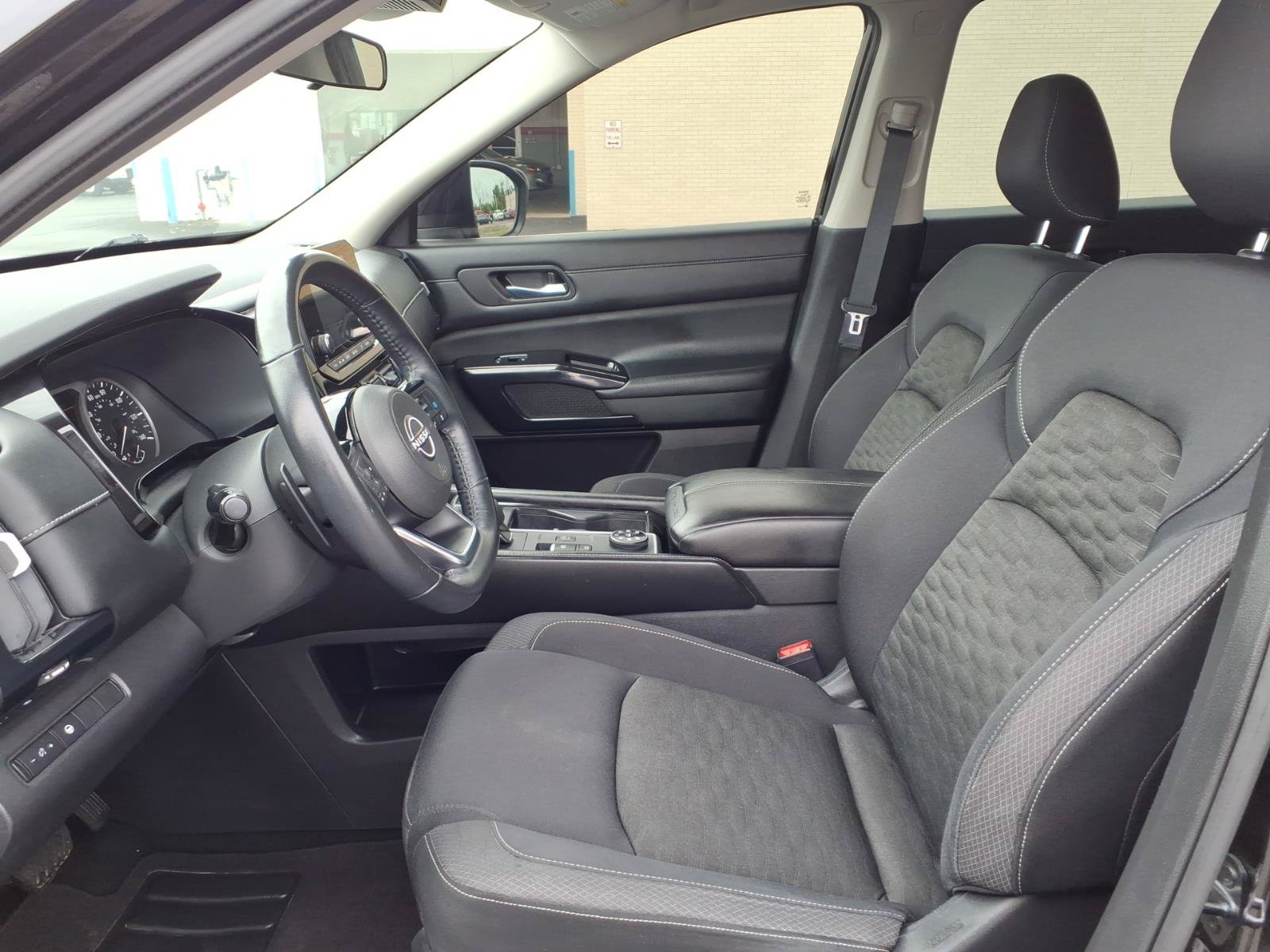 Used 2022 Nissan Pathfinder SV AWD/4WD image 25