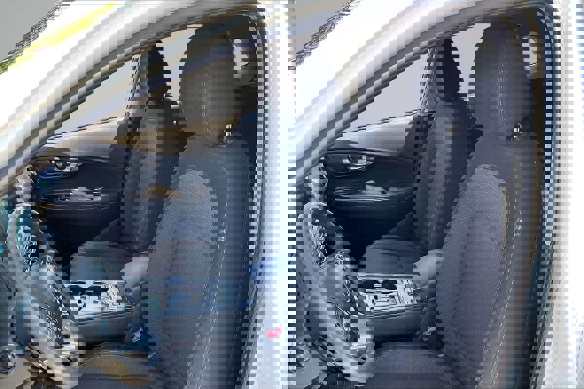 Used 2023 Hyundai Kona SE FWD image 25