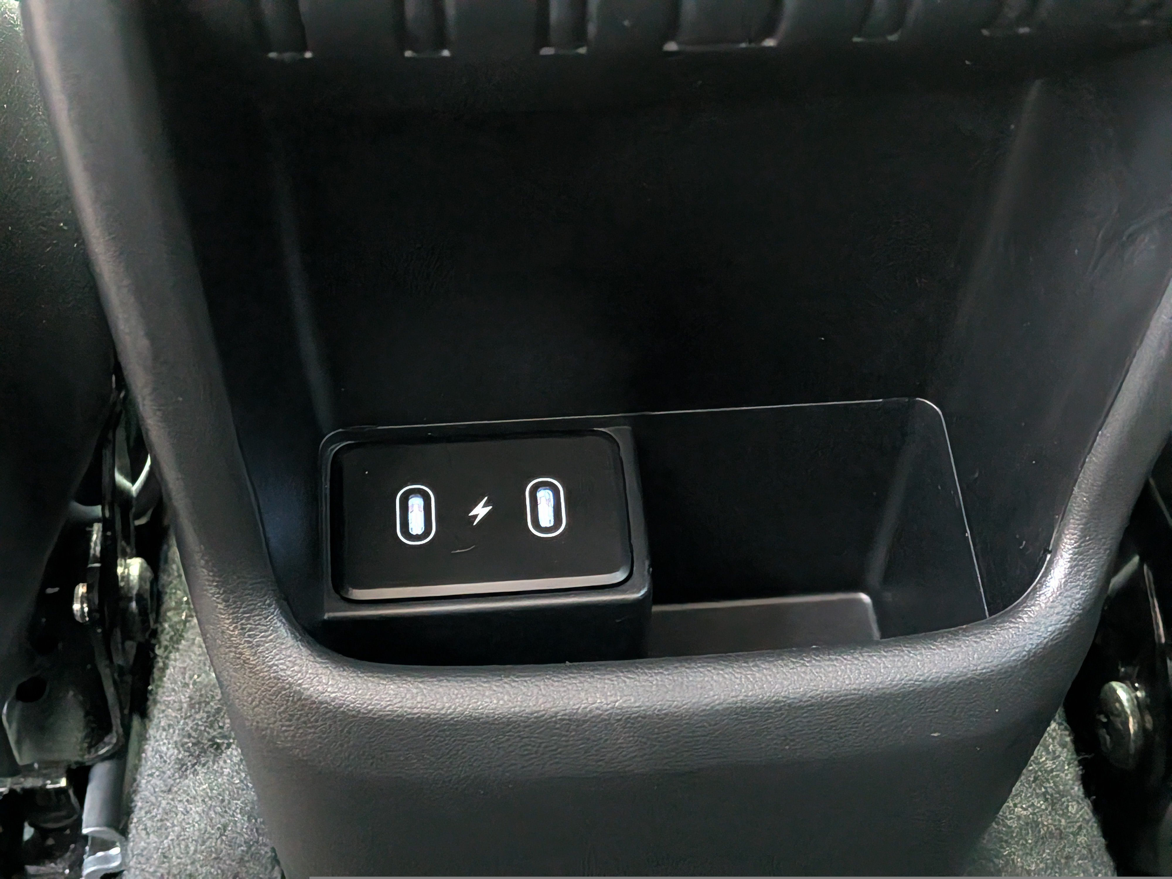 Used 2025 Hyundai Kona Limited FWD image 14