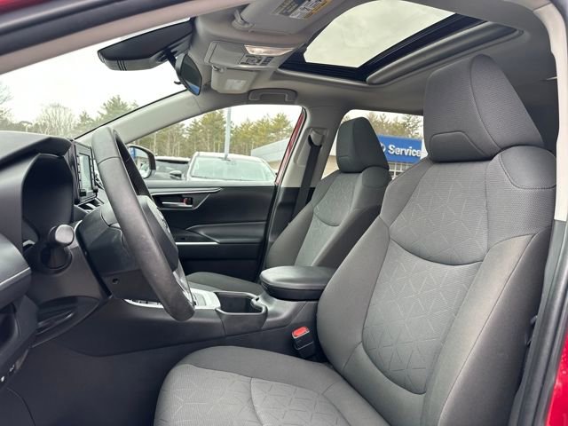 Used 2022 Toyota RAV4 XLE w/ Convenience Package image 14