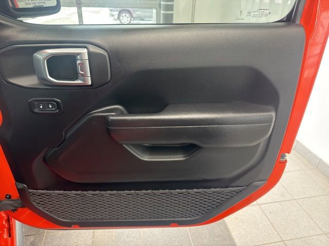 Used 2023 Jeep Wrangler Rubicon w/ Cold Weather Group AWD/4WD image 9